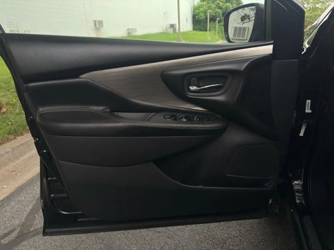 Used 2018 Nissan Murano S image 18