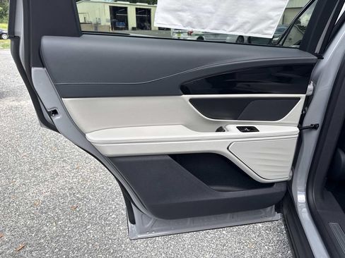 New 2026 Lincoln Nautilus Premier AWD/4WD image 13