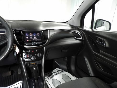 Used 2022 Chevrolet Trax LS w/ Tint and Cruise Package AWD/4WD image 12