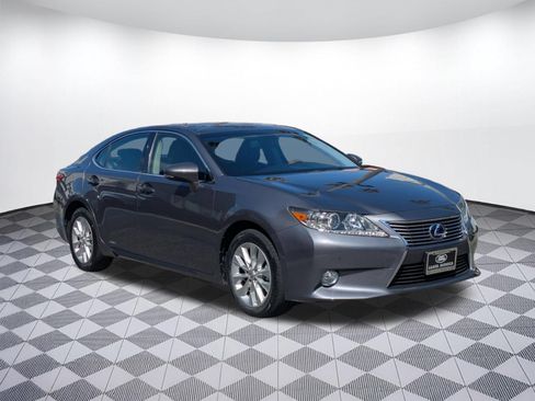 Used 2013 Lexus ES 300h w/ Luxury Pkg FWD image 7
