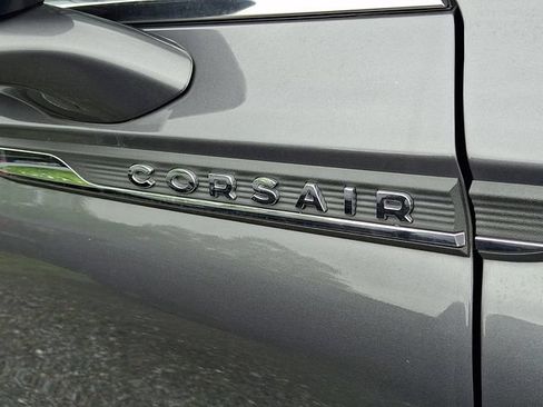 Used 2022 Lincoln Corsair AWD w/ Premium Package image 16
