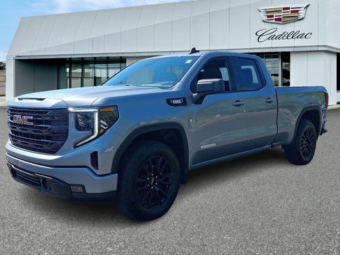 Used 2025 GMC Sierra 1500 Elevation AWD/4WD image 3