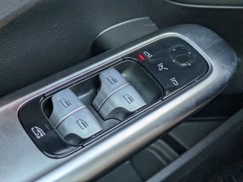 Used 2025 Mercedes-Benz C 300 Sedan image 19