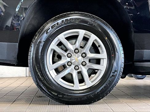 Used 2023 Chevrolet Suburban LT image 40