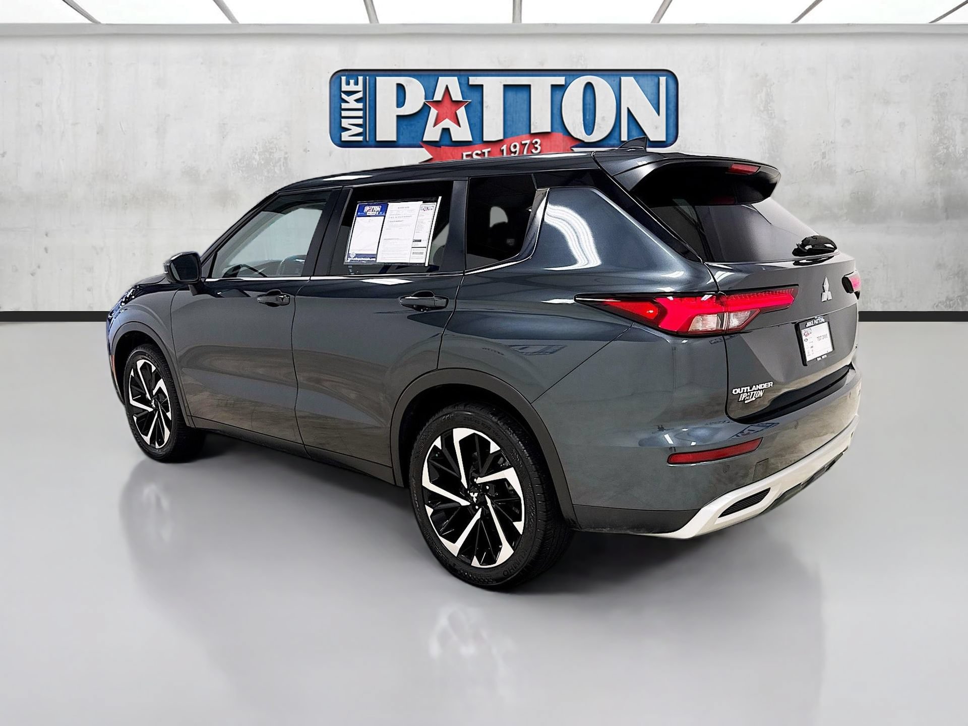 Used 2024 Mitsubishi Outlander SE Black Edition AWD/4WD image 5