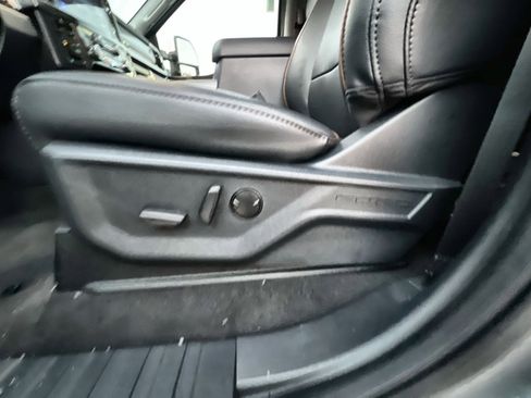 New 2026 Ford F250 Lariat w/ Chrome Package image 14