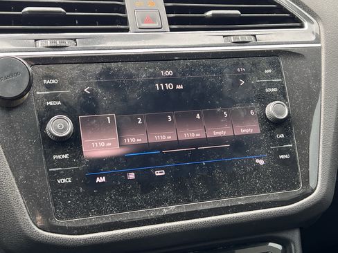 Used 2018 Volkswagen Tiguan SE image 23