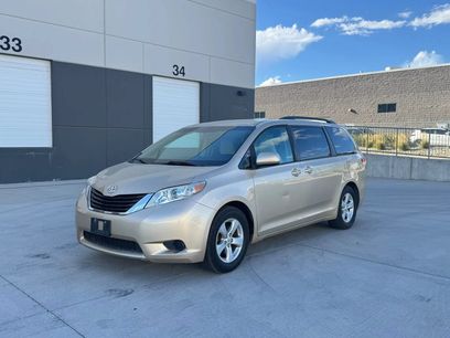 Used 2012 Toyota Sienna LE w/ Towing Pkg