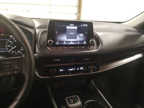 Used 2025 Nissan Rogue SV AWD/4WD image 7