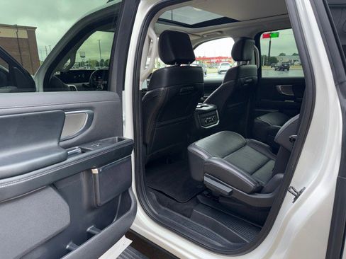 Used 2025 Ford Expedition Max Platinum AWD/4WD image 14