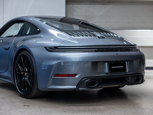 Certified 2026 Porsche 911 Carrera T RWD image 25