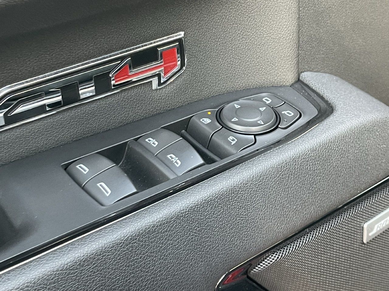 Used 2026 GMC Sierra 1500 AT4 w/ Technology Package AWD/4WD image 12