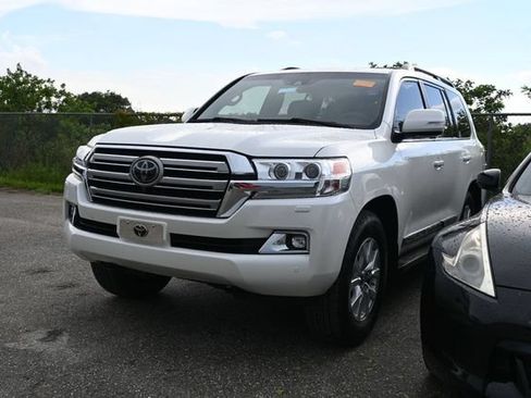 Used 2018 Toyota Land Cruiser AWD/4WD image 5