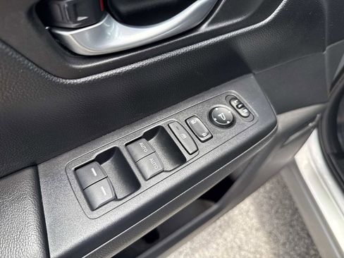 Used 2025 Honda CR-V EX image 17