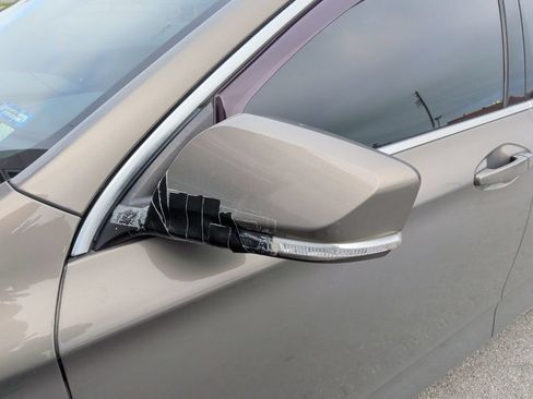 Used 2017 Chevrolet Impala LT FWD image 9