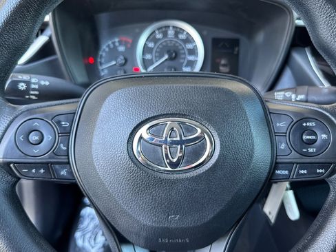 Used 2022 Toyota Corolla LE image 20
