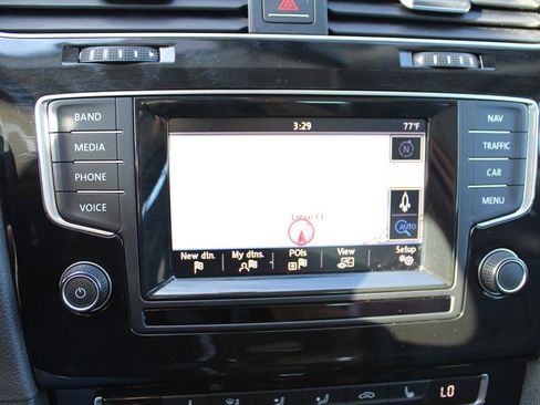 Used 2015 Volkswagen Golf SEL image 22