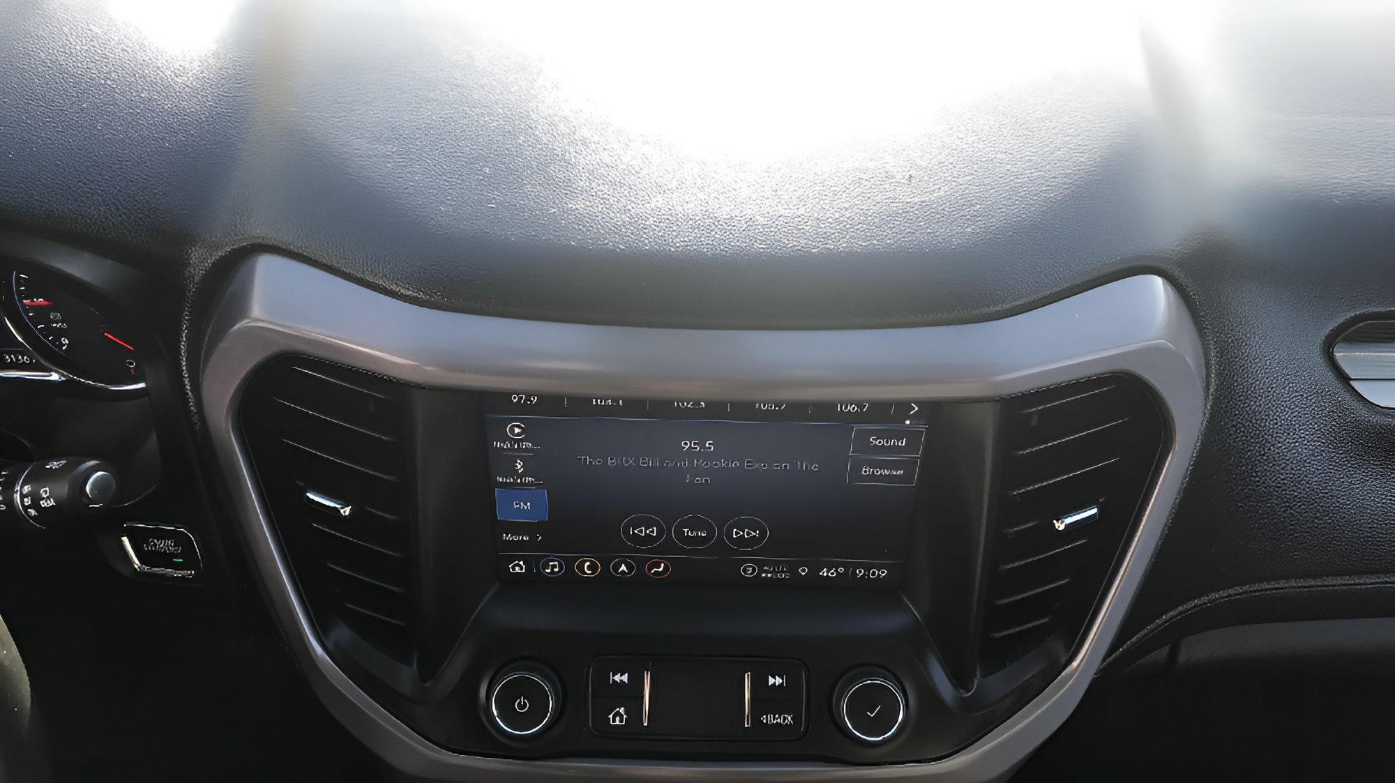 Used 2023 GMC Acadia AT4 w/ GMC Pro Grade Package AWD/4WD image 6