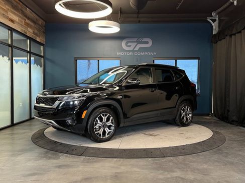 Used 2023 Kia Seltos EX image 7