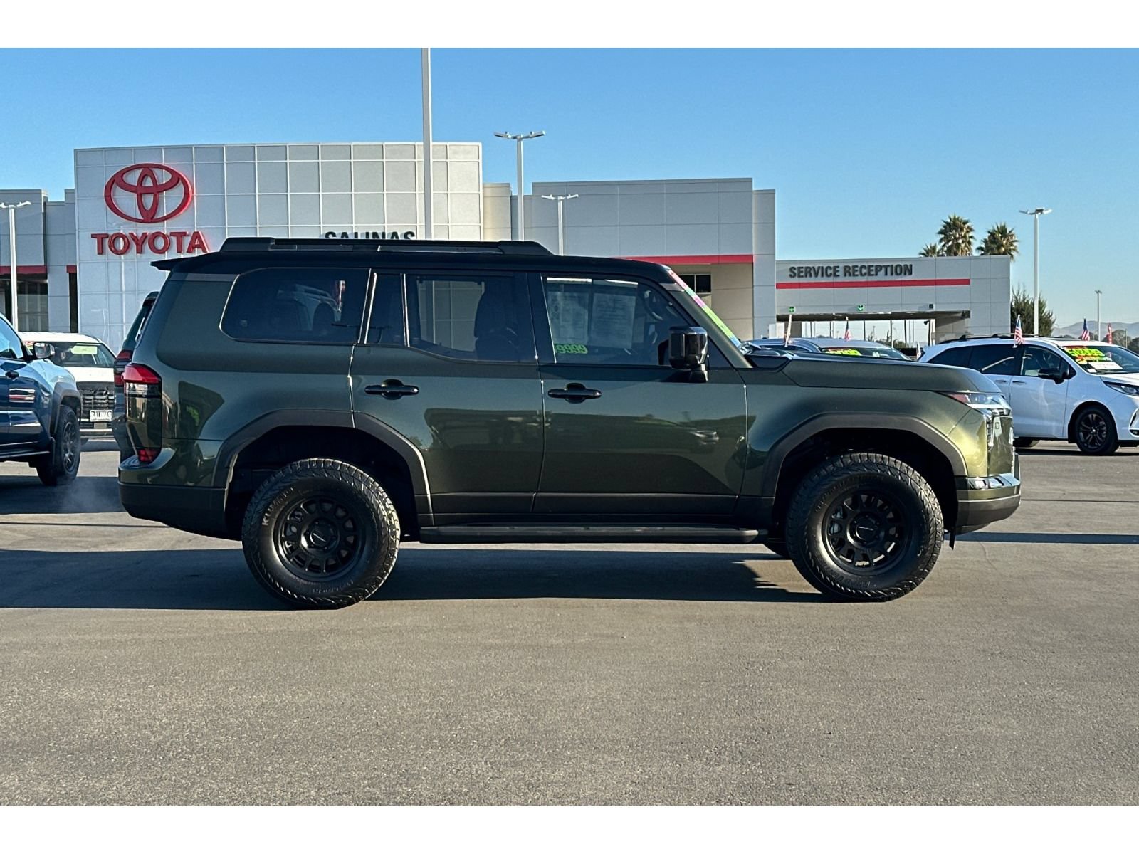 Used 2025 Lexus GX 550 w/ Accessory Package (CT) AWD/4WD image 3