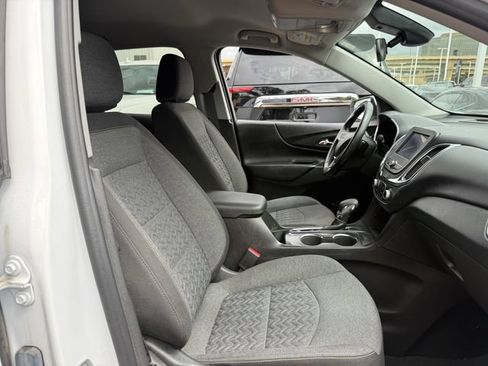 Used 2024 Chevrolet Equinox LT FWD image 28