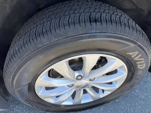 Used 2018 Chrysler Pacifica Touring Plus FWD image 24