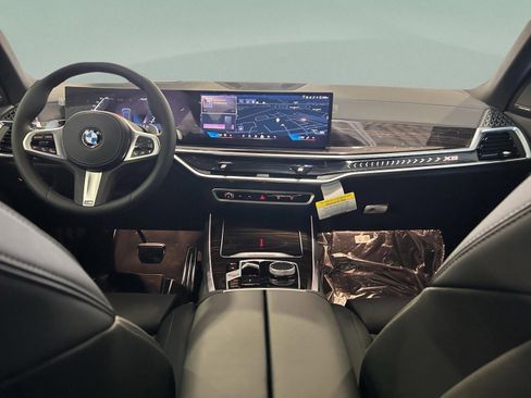 Used 2026 BMW X5 xDrive40i w/ M Sport Package image 8