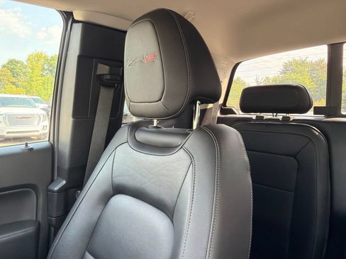 Used 2018 Chevrolet Colorado ZR2 w/ LPO, Premium Interior Package AWD/4WD image 11