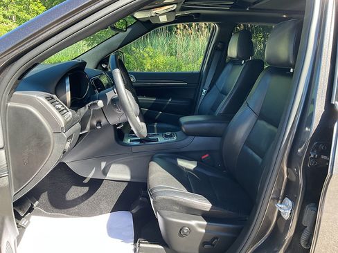 Used 2019 Jeep Grand Cherokee Limited w/ Luxury Group II AWD/4WD image 8