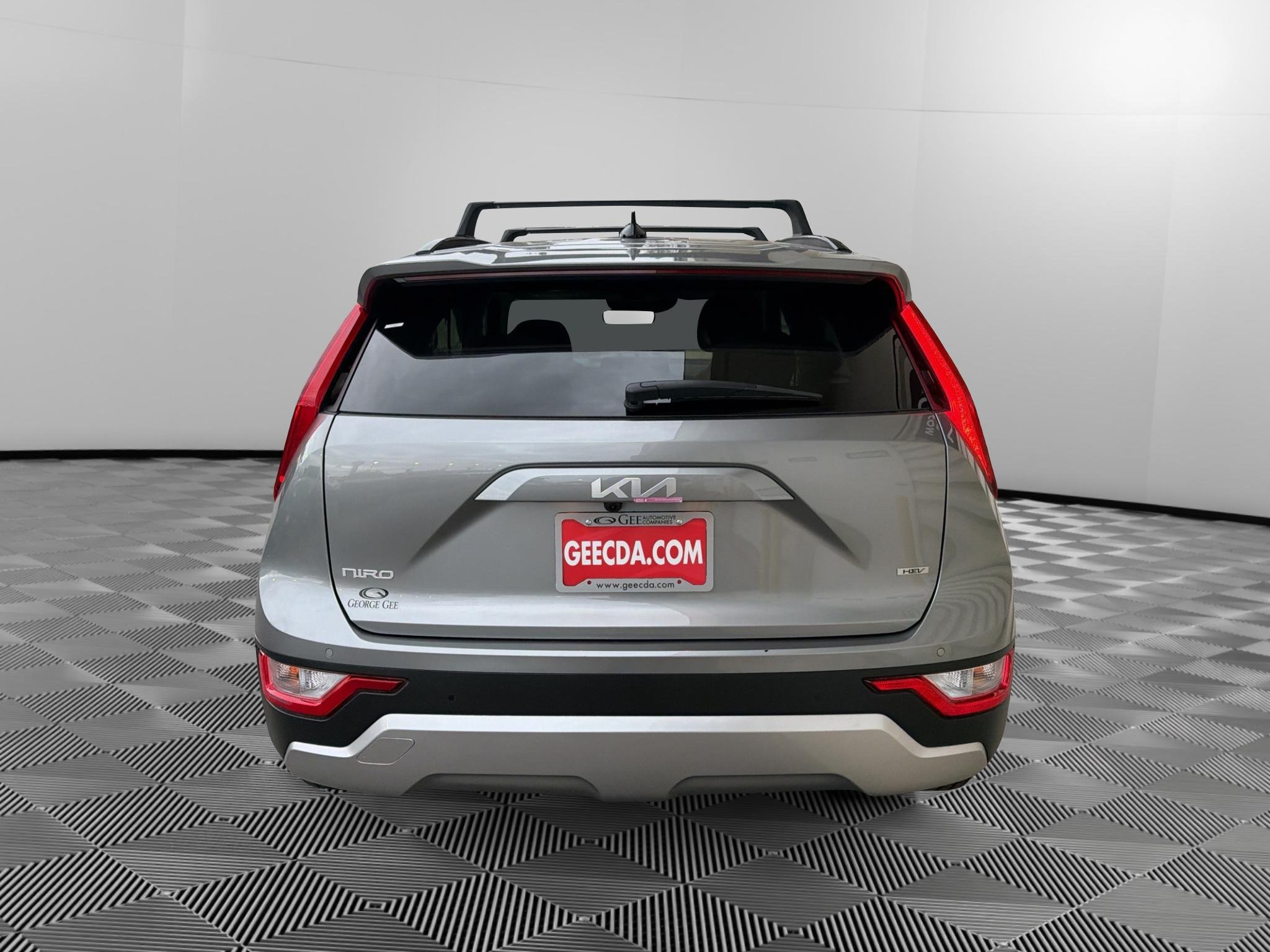 Certified 2024 Kia Niro EX FWD image 6
