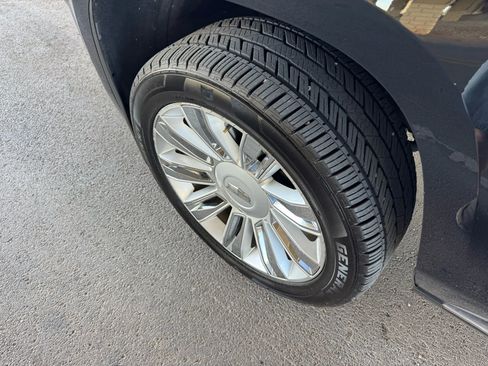 Used 2019 Cadillac Escalade Platinum image 37