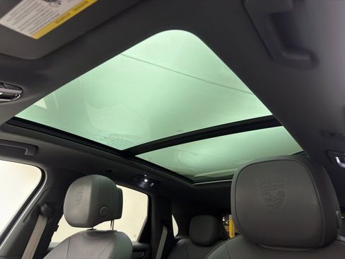 Used 2023 Porsche Cayenne image 11