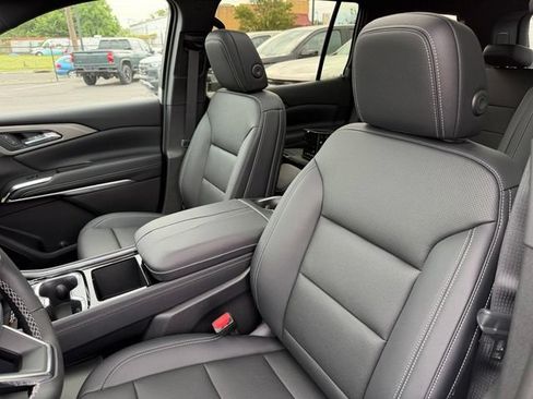 New 2026 Chevrolet Traverse LT w/ Sun and Wheel Package FWD image 20