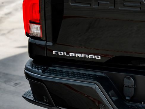 Used 2024 Chevrolet Colorado Z71 w/ Z71 Convenience Package 2 image 31