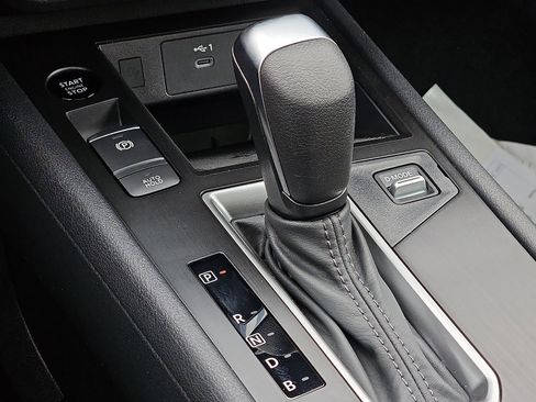 New 2026 Nissan Kicks SV image 13