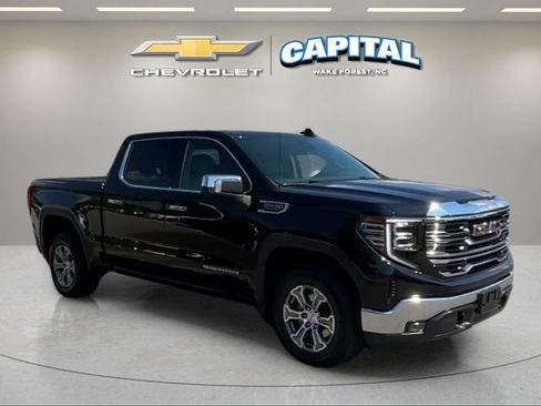 Used 2025 GMC Sierra 1500 SLT RWD image 8