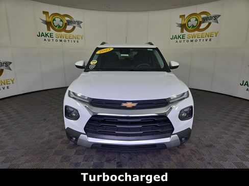 Used 2023 Chevrolet TrailBlazer LT w/ Convenience Package AWD/4WD image 2
