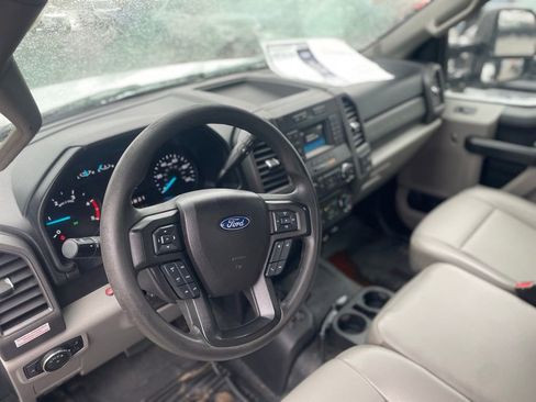 Used 2017 Ford F550 4x4 Regular Cab Super Duty image 10