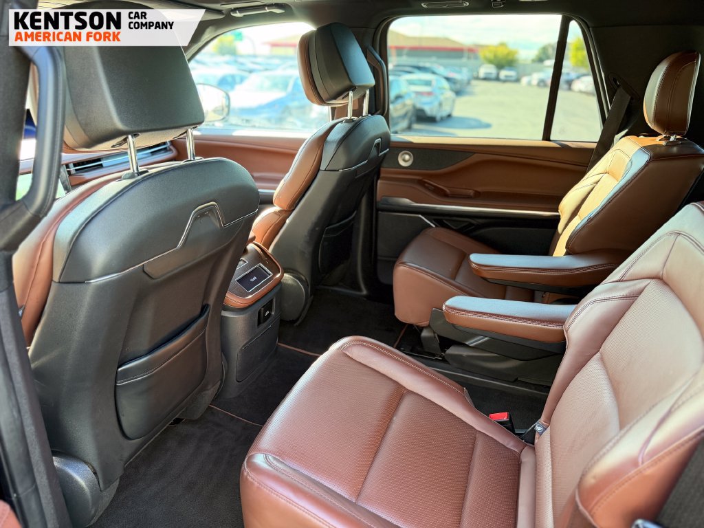 Used 2025 Lincoln Navigator Reserve AWD/4WD image 33