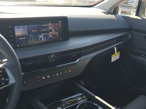 New 2025 Nissan Murano SV image 21