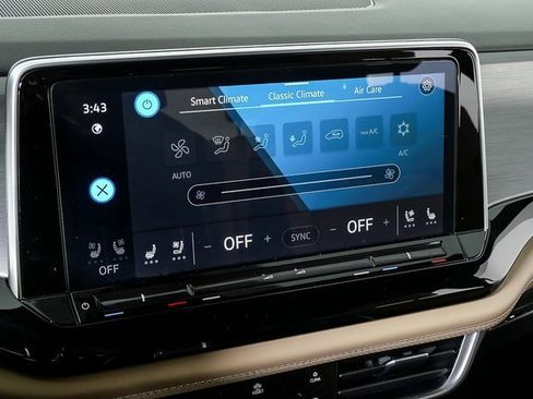 Certified 2024 Volkswagen Atlas Cross Sport SE image 19