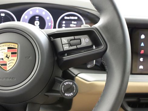 New 2025 Porsche Cayenne image 31