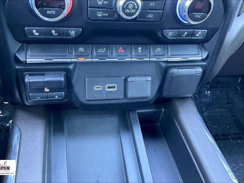 Used 2020 GMC Sierra 1500 SLT RWD image 32