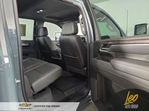 Used 2025 Chevrolet Silverado 3500 LTZ w/ LTZ Premium Package image 17