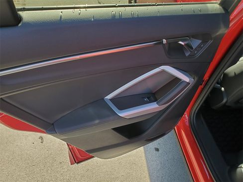 Used 2022 Audi Q3 2.0T Premium image 14