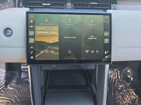 Certified 2025 Land Rover Discovery Sport Dynamic SE AWD/4WD image 23