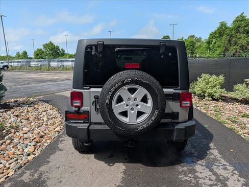 Used 2018 Jeep Wrangler Unlimited Sport S AWD/4WD image 4