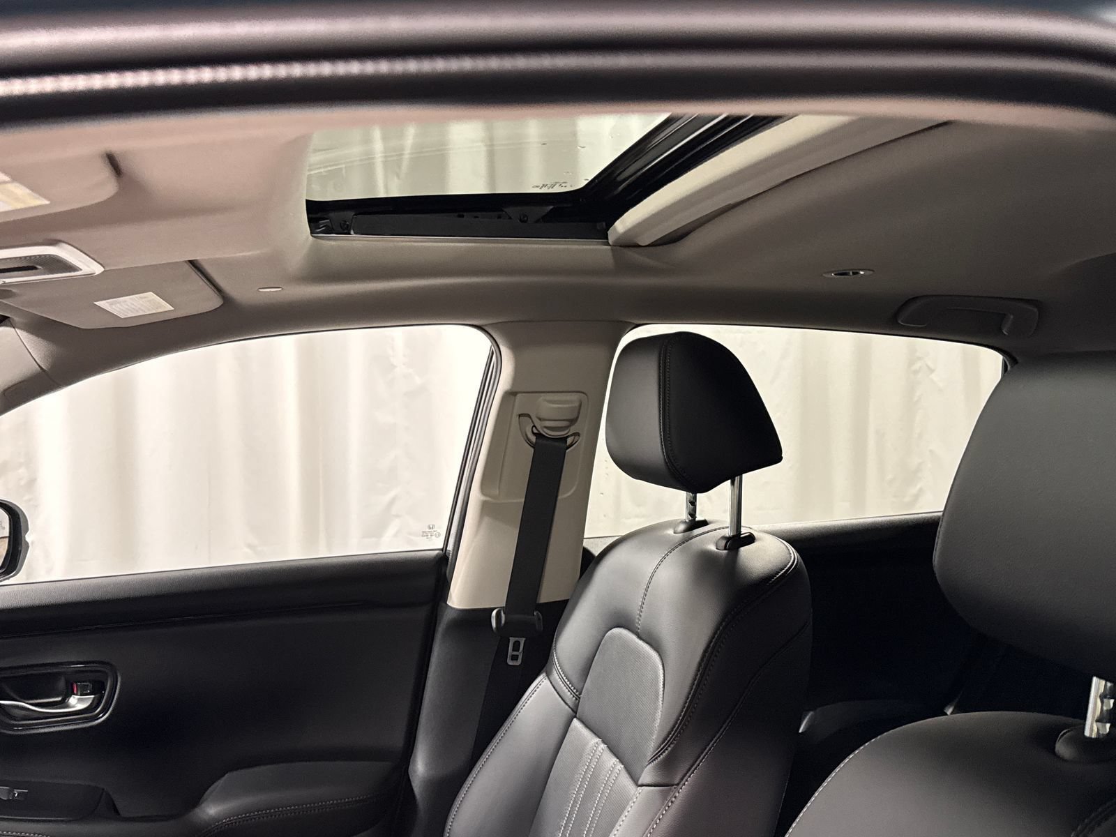 Used 2027 Honda HR-V EX-L image 27