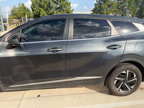 Certified 2025 Kia Sportage LX FWD image 4