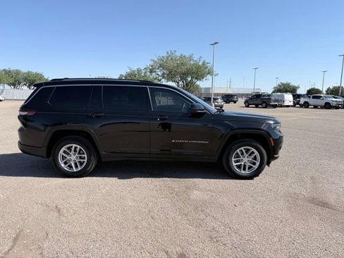 Used 2023 Jeep Grand Cherokee L Laredo RWD image 5